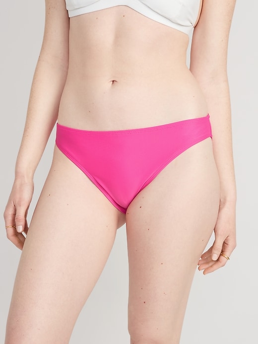 L'image numéro 1 présente Culotte de bikini classique à taille haute pour Femme