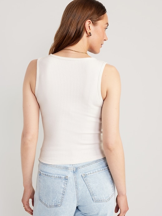 L'image numéro 2 présente Camisole en tricot côtelé à col en V pour Femme