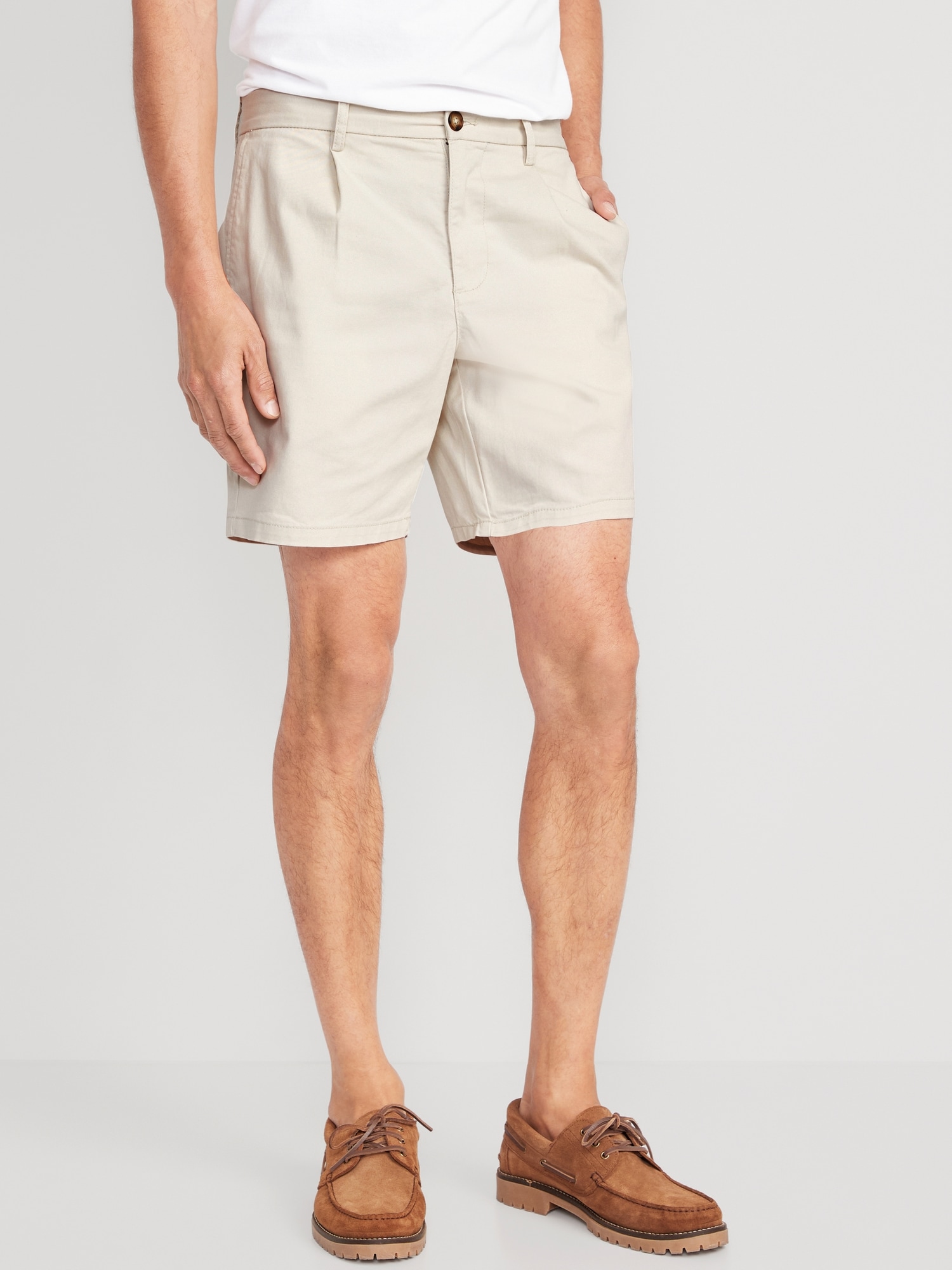 Old Navy Slim Built-In Flex Ultimate Chino Pleated Shorts for Men -- 7-inch inseam beige. 1