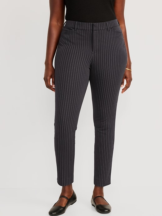 L'image numéro 6 présente Pantalon Pixie ajusté à taille haute longueur cheville