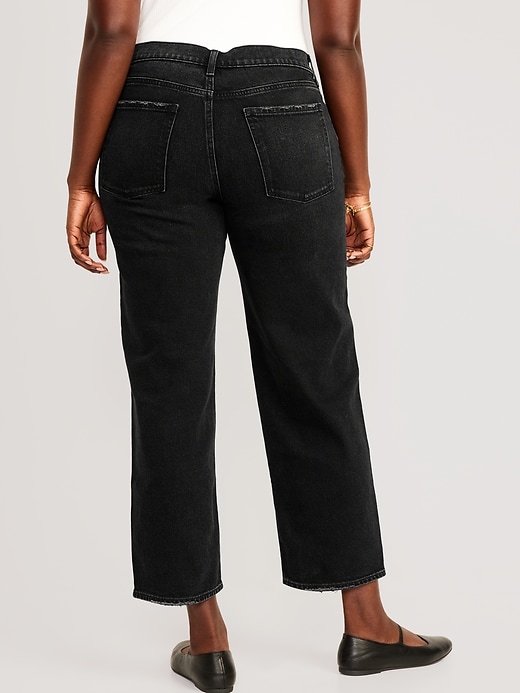 L'image numéro 6 présente Jean coupe Boyfriend ample à taille mi-basse pour Femme