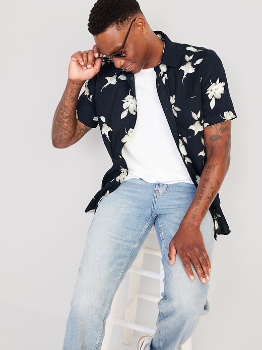 Image number 3 showing, Everyday Short-Sleeve Shirt for Men