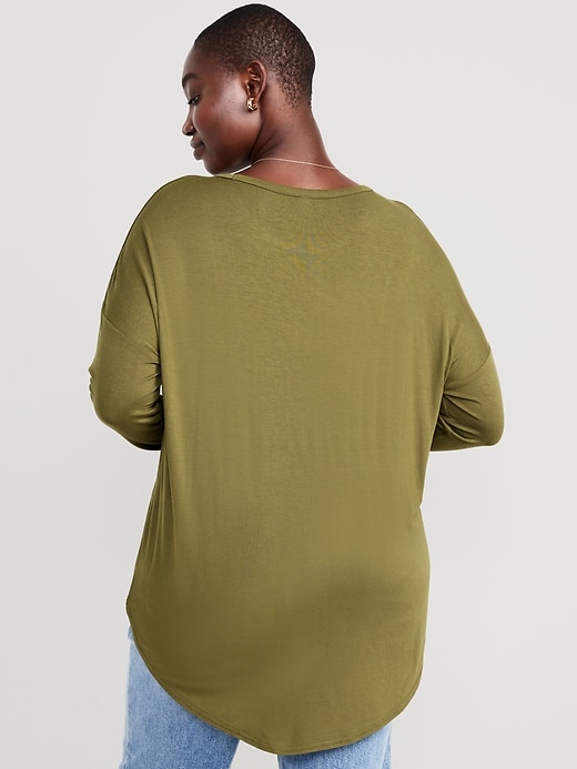 Image number 6 showing, Luxe Long-Sleeve Tunic T-Shirt