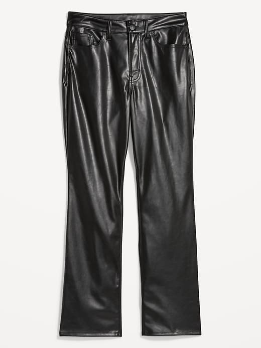 L'image numéro 4 présente Pantalon semi-évasé à taille haute en similicuir longueur cheville pour Femme