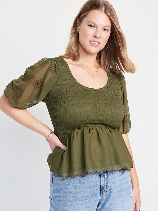 Plus Size - Crinkle Chiffon With Star Smocked Waist Puff Sleeve Top - Torrid