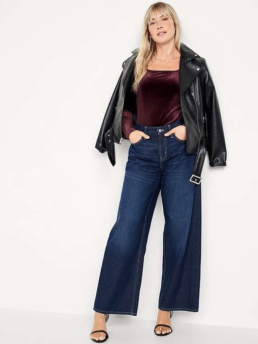 Image number 3 showing, Fitted Square-Neck Velvet Top