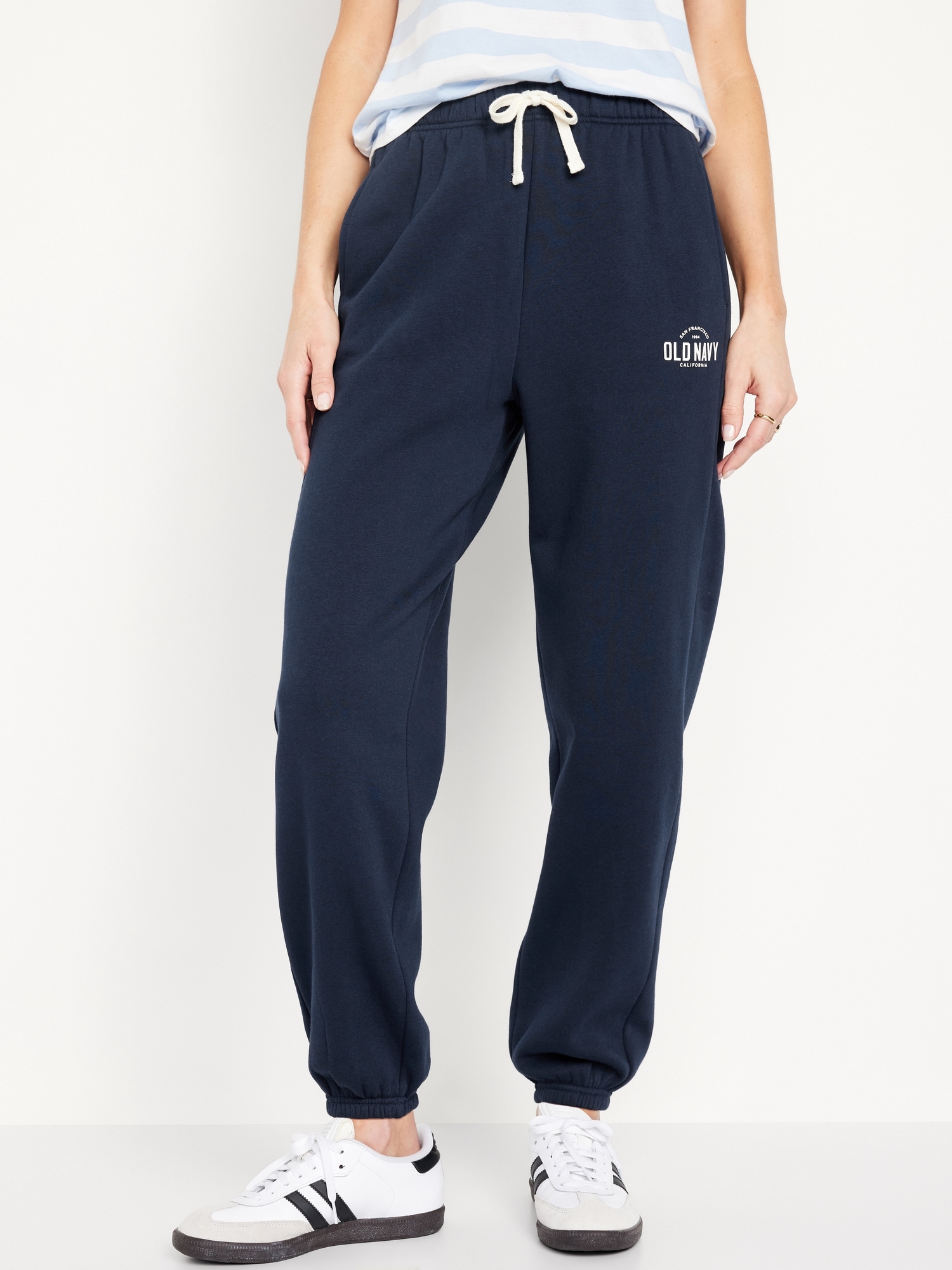 Old Navy Extra High-Waisted Logo-Graphic Sweatpants for Women