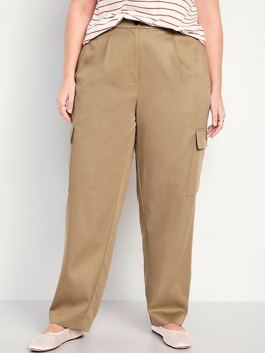 L'image numéro 7 présente Pantalon Taylor cargo à taille très haute