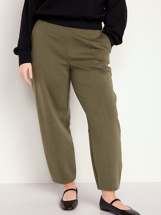 High-Waisted Dynamic Fleece Barrel-Leg Sweatpants