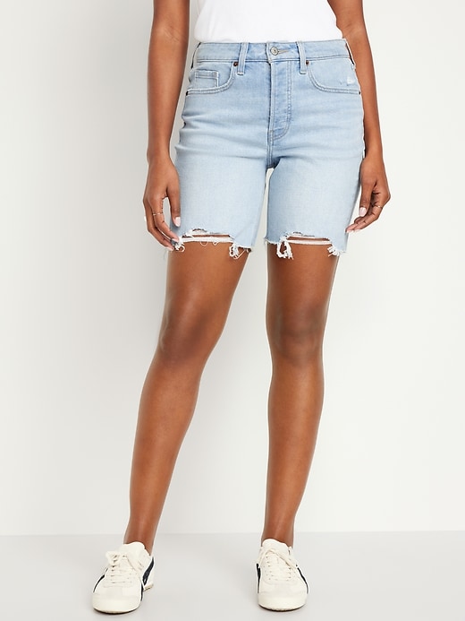 L'image numéro 1 présente Short OG en denim à taille haute et à braguette boutonnée pour Femme, entrejambe de 18 cm