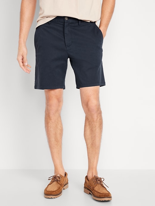 L'image numéro 1 présente Short chino étroit Première nécessité à Extensibilité intégrée pour Homme, entrejambe de 20 cm