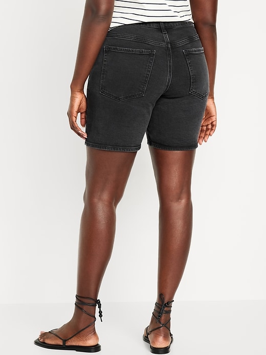 L'image numéro 6 présente Short OG en denim à taille haute et à braguette boutonnée, entrejambe de 18 cm