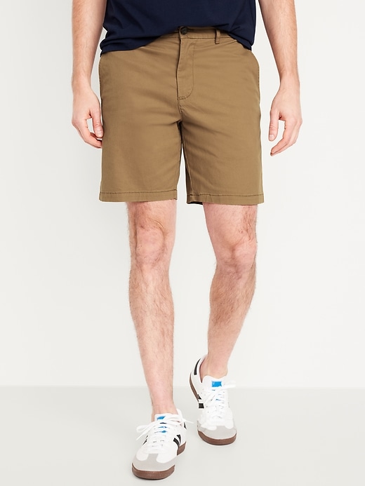 L'image numéro 1 présente Short chino étroit Première nécessité à Extensibilité intégrée pour Homme, entrejambe de 20 cm