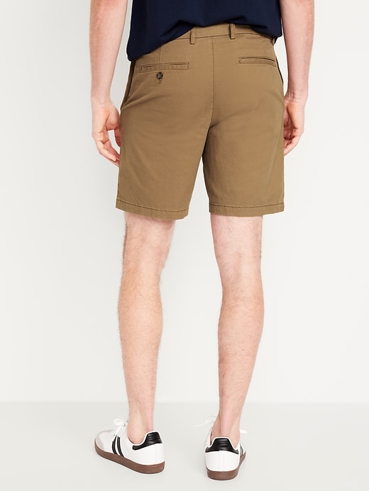 L'image numéro 2 présente Short chino étroit Première nécessité à Extensibilité intégrée pour Homme, entrejambe de 20 cm