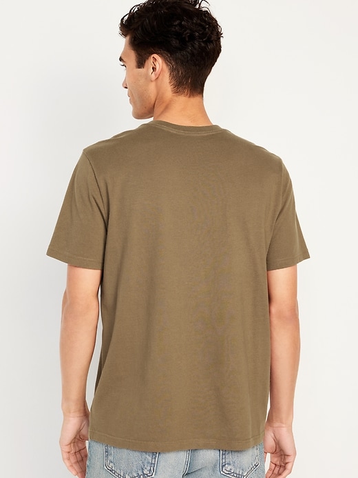 L'image numéro 2 présente T-shirt à col en V pour Homme