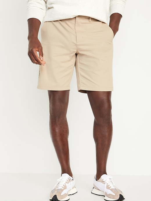 L'image numéro 1 présente Short chino étroit Première nécessité à Extensibilité intégrée pour Homme, entrejambe de 23 cm