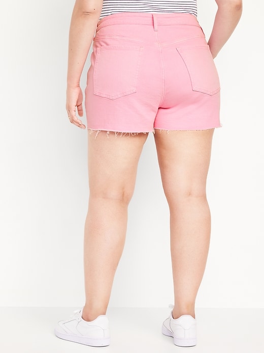 L'image numéro 8 présente Short OG droit à taille haute en denim à ourlet coupé pour Femme, entrejambe de 7,5 cm