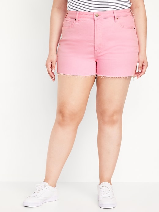 L'image numéro 7 présente Short OG droit à taille haute en denim à ourlet coupé pour Femme, entrejambe de 7,5 cm