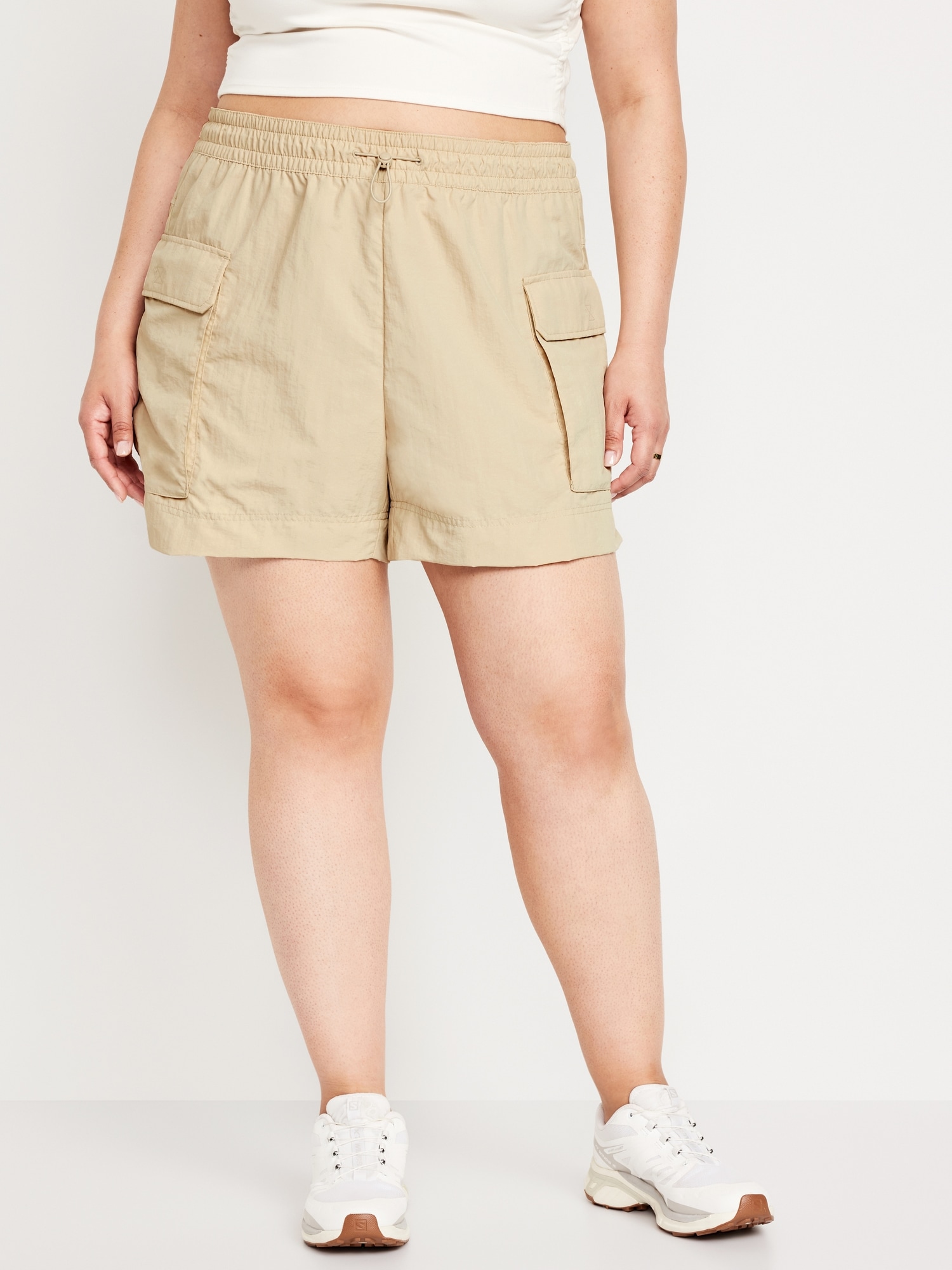 Women's Utility Cargo Shorts in Classic Tan Brown