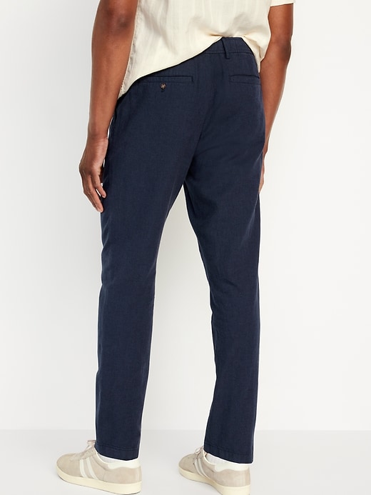 L'image numéro 2 présente Pantalon ample effilé longueur cheville en mélange de lin pour Homme