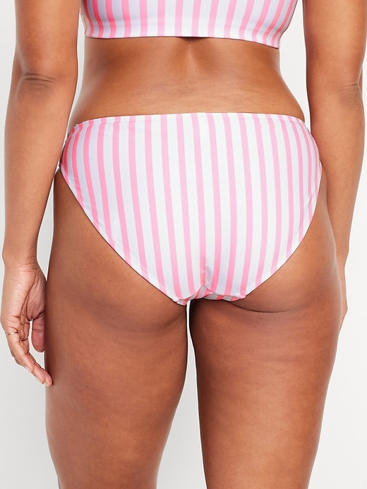 L'image numéro 6 présente Culotte de bikini classique à taille basse pour Femme