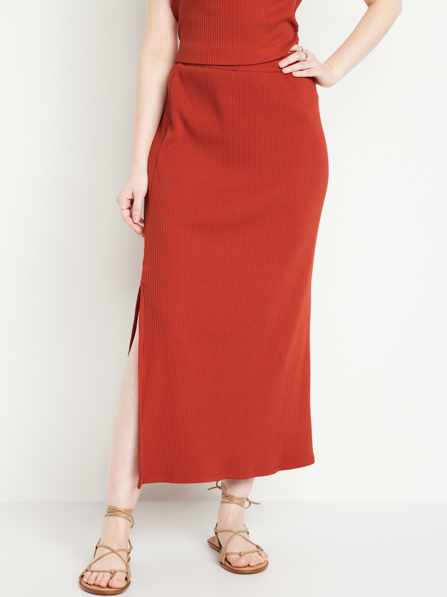 Knitted maxi shop skirt red