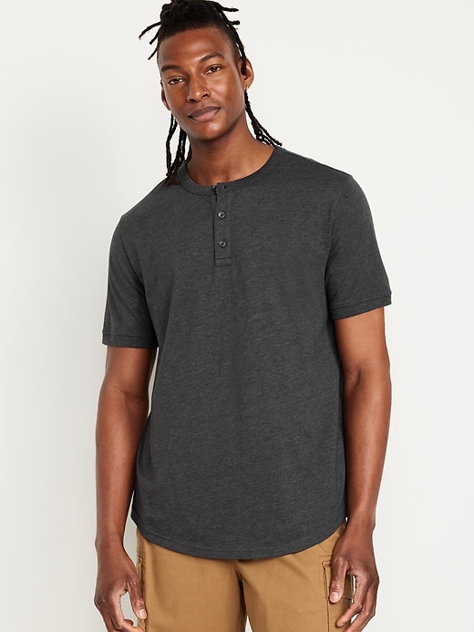 L'image numéro 1 présente T-shirt Henley pour Homme