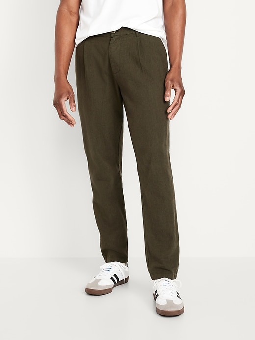 L'image numéro 1 présente Pantalon ample effilé longueur cheville en mélange de lin pour Homme