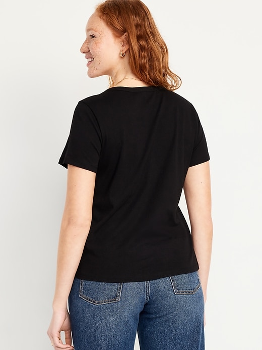 L'image numéro 2 présente T-shirt passe-partout à col en V pour Femme (paquet de 3)