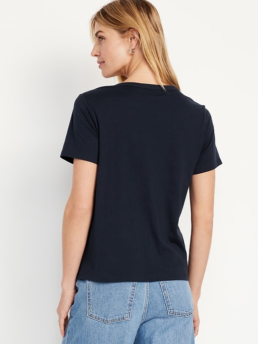 L'image numéro 8 présente T-shirt passe-partout à col en V pour Femme (paquet de 3)