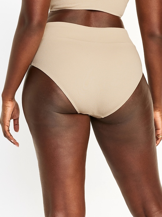 L'image numéro 6 présente Culotte de bikini à taille haute, coupe française pour Femme