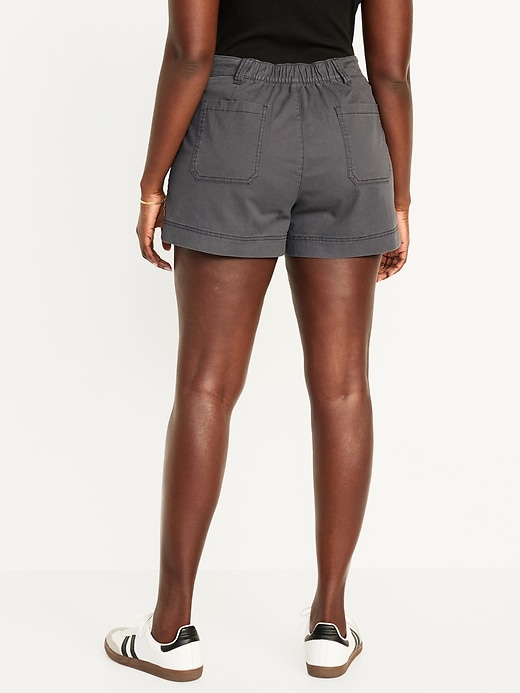 L'image numéro 6 présente Short Chino authentique à taille haute, entrejambe de 9 cm