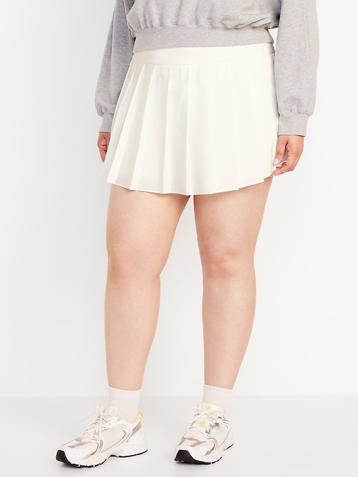 L'image numéro 7 présente Jupe-short StretchTech plissée à taille haute