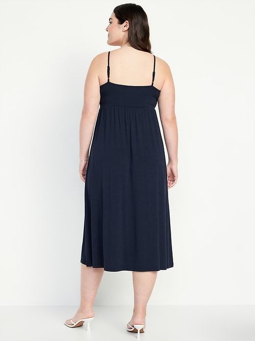 L'image numéro 6 présente Robe-camisole mi-longue ajustée et évasée pour Femme
