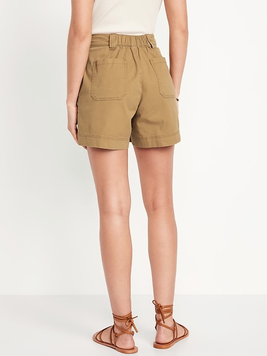 L'image numéro 2 présente Short chino authentique à taille haute, entrejambe de 12,5 cm