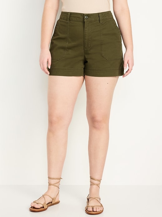 L'image numéro 5 présente Short Chino authentique à taille haute, entrejambe de 9 cm