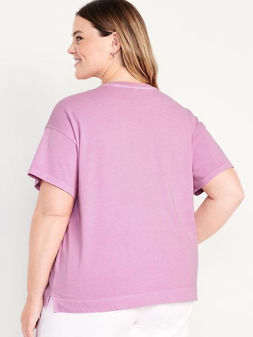 L'image numéro 8 présente T-shirt ras du cou vintage pour Femme