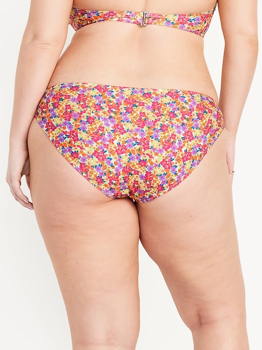 L'image numéro 8 présente Culotte de bikini classique à taille basse pour Femme