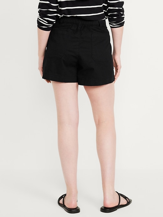 L'image numéro 6 présente Short chino authentique à taille haute pour Femme -- Entrejambe de 9 cm