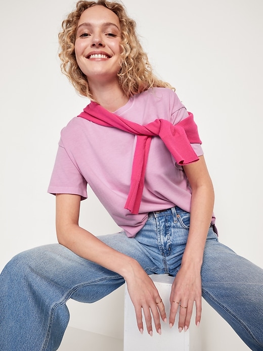 L'image numéro 3 présente T-shirt ras du cou vintage pour Femme