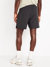 L'image numéro 2 présente Short d’entraînement tissé essentiel, entrejambe de 18 cm
