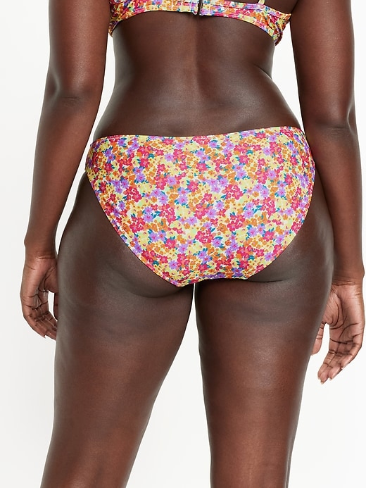 L'image numéro 6 présente Culotte de bikini classique à taille basse pour Femme