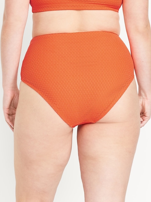 L'image numéro 6 présente Culotte de bikini à taille haute, coupe française pour Femme