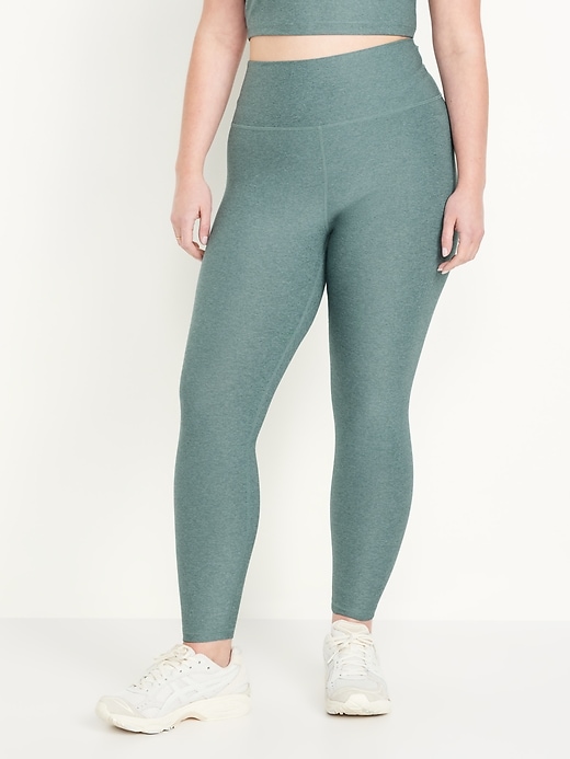 L'image numéro 5 présente Legging Cloud+ à taille très haute longueur 7/8 pour Femme