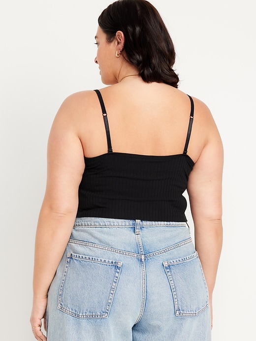 L'image numéro 8 présente Camisole ajustée ultra-courte en tricot côtelé