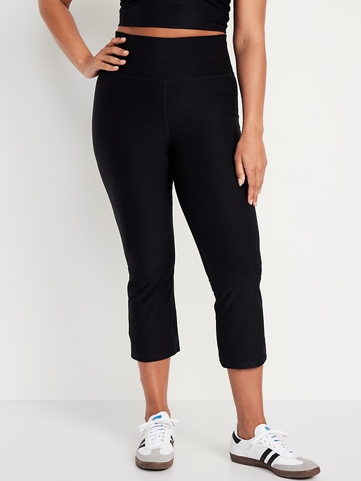 L'image numéro 5 présente Legging évasé Nuage+ à taille très haute longueur 3/4