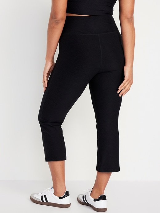 L'image numéro 6 présente Legging évasé Nuage+ à taille très haute longueur 3/4