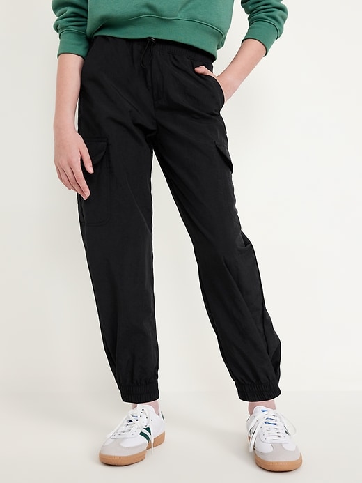 Voir une image plus grande du produit 1 de 4. Pantalon cargo Performance ample à taille haute pour fille