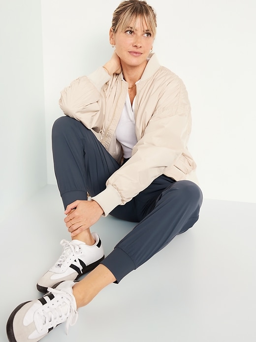 L'image numéro 3 présente Pantalon de jogging Tech Élégant à taille haute