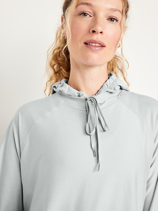 Image number 4 showing, CloudMotion Crop Hoodie